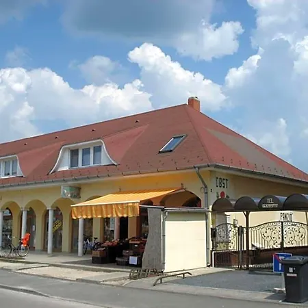 Bed & Breakfast Joos Sárvár